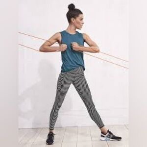 Athleta Navy White Striped Contender 7/8 Leggings Tights small